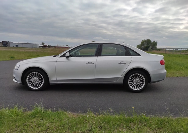 Audi A4 cena 49900 przebieg: 207000, rok produkcji 2013 z Gniezno małe 436